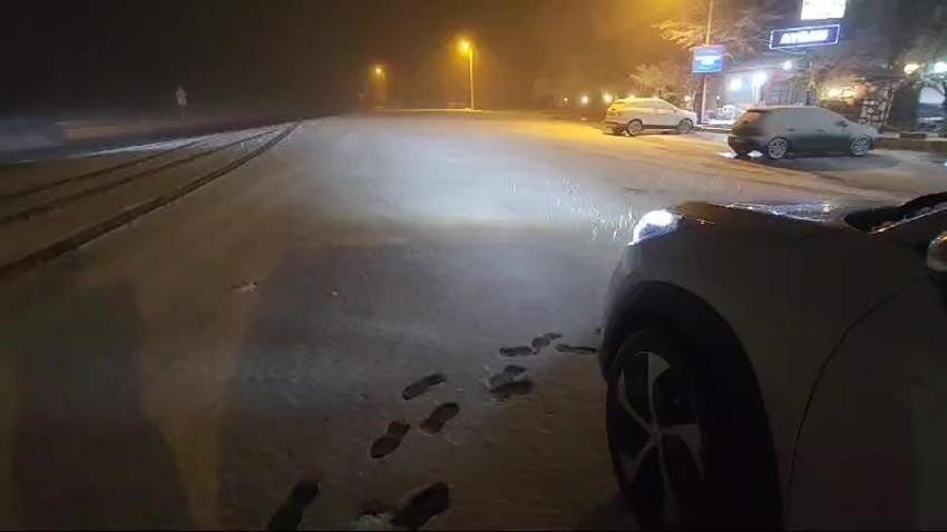 Kar yağışı etkili olmaya başladı! Şehirler beyaza büründü trafiklte aksamalar meydana geldi