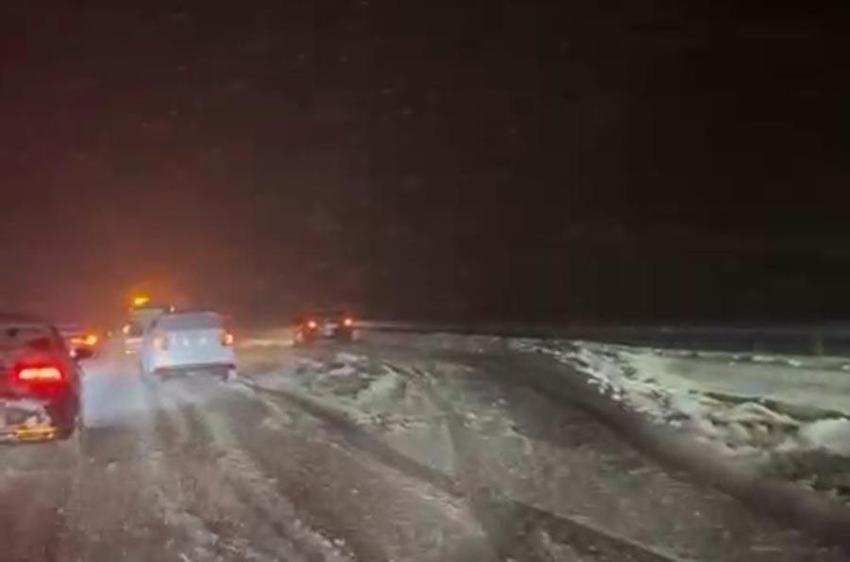 Kar yağışı etkili olmaya başladı! Şehirler beyaza büründü trafiklte aksamalar meydana geldi