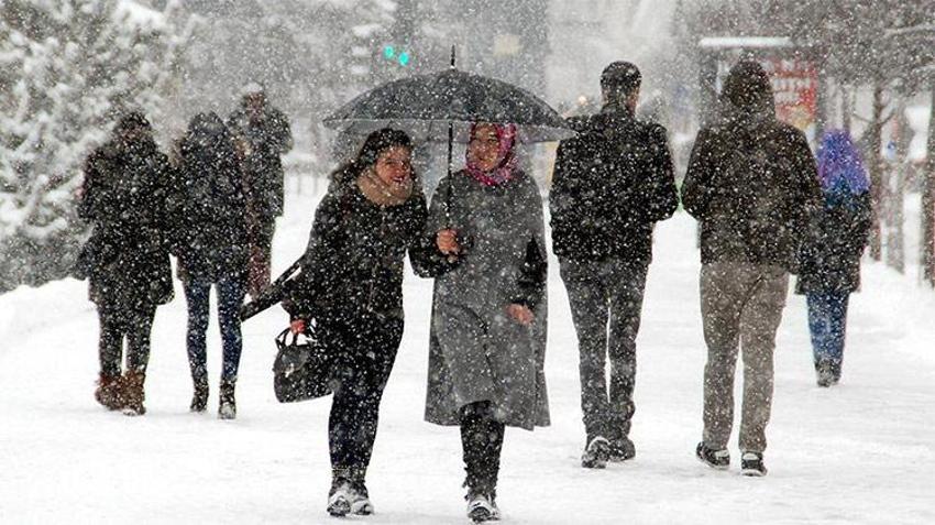 Yoğun kar yağışı sonrası çok sayıda ilde eğitime ara verildi! İşte o il ve ilçeler...