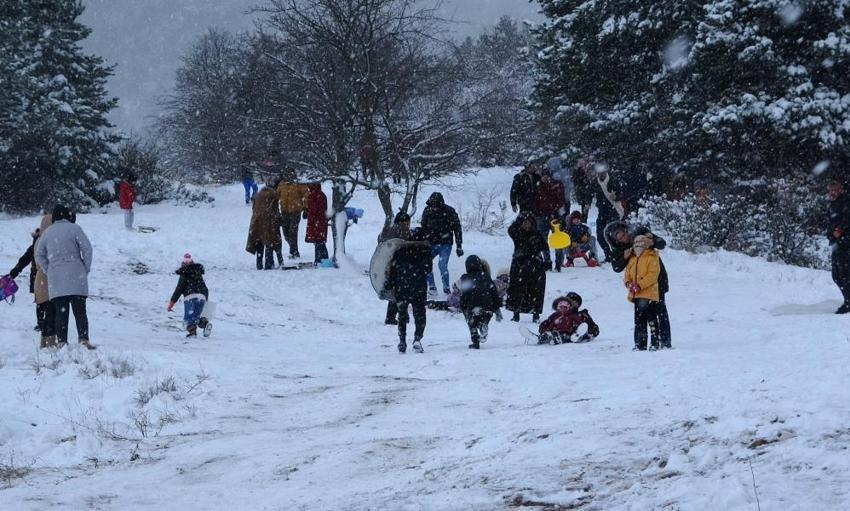 Kuvvetli kar yağışı 24 ilde kar tatili getirdi