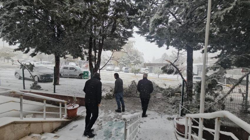 Kuvvetli kar yağışı 24 ilde kar tatili getirdi