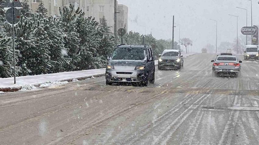 Yollar kapandı, okullar tatil edildi! Meteoroloji yeni haritayı paylaştı! AFAD kar mesajı gönderdi: 2 güne dikkat!