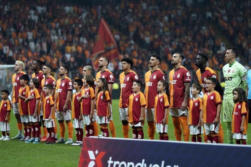 Galatasaray'da 3 ayrılık birden! Okan Buruk kapıyı gösterdi, Gabriel Sara tek başına yetti