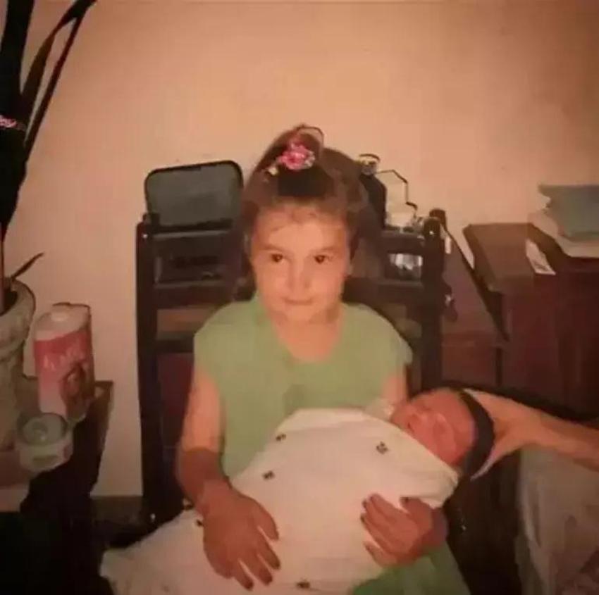 Yıldız Tilbe paylaştı, takipçileri buna düştü! 'Kim bu güzellik?'
