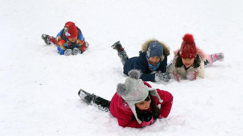 Lapa lapa kar yağışı yayılıyor! Harita güncellendi, okullar tatil edildi! AKOM, MGM ve valiliklerden uyarılar peş peşe geliyor