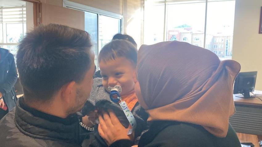 Çankırı'da anne kız 28 yıl sonra tekrar bir araya geldi! 'İlk gördüğümde yabancıya sarılır gibiydim'