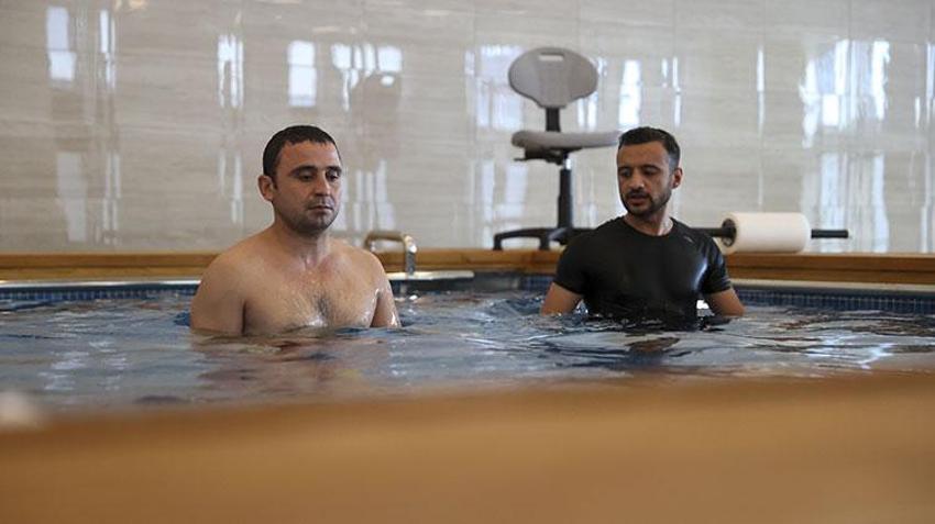 Gaziantep Şehir Hastanesi'nde otel konforunda hidroterapi tedavisi uygulanıyor