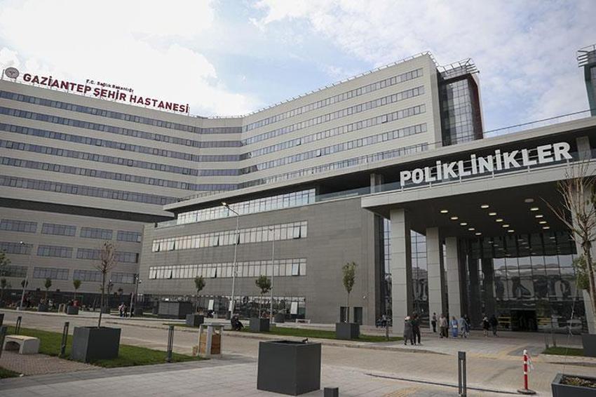 Gaziantep Şehir Hastanesi'nde otel konforunda hidroterapi tedavisi uygulanıyor