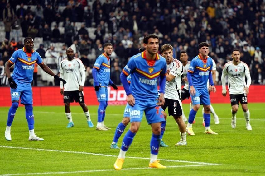 Beşiktaş yeni hocasını buldu! Giovanni Van Bronckhorst’un yerine gelecek isim belli oldu