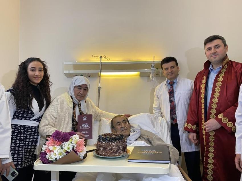 İnat uğruna boşandılar, ikinci nikahları hastanede kıyıldı! 65 yaşında gelin çiçeği attı
