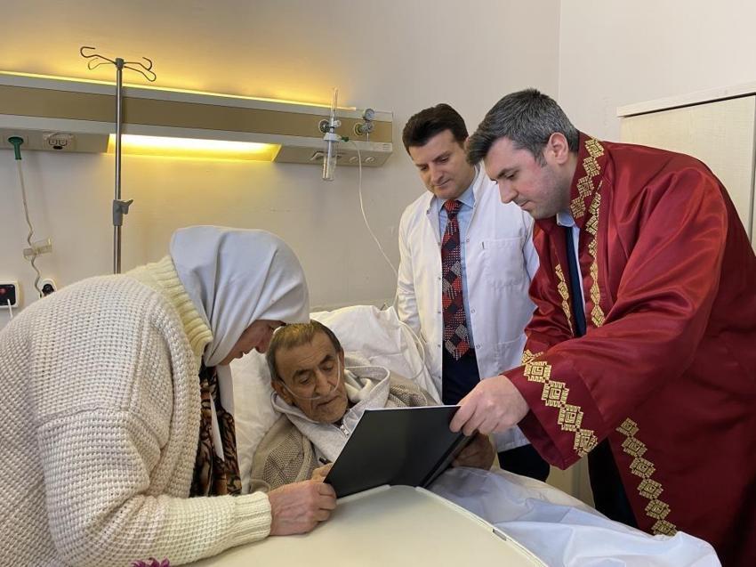 İnat uğruna boşandılar, ikinci nikahları hastanede kıyıldı! 65 yaşında gelin çiçeği attı
