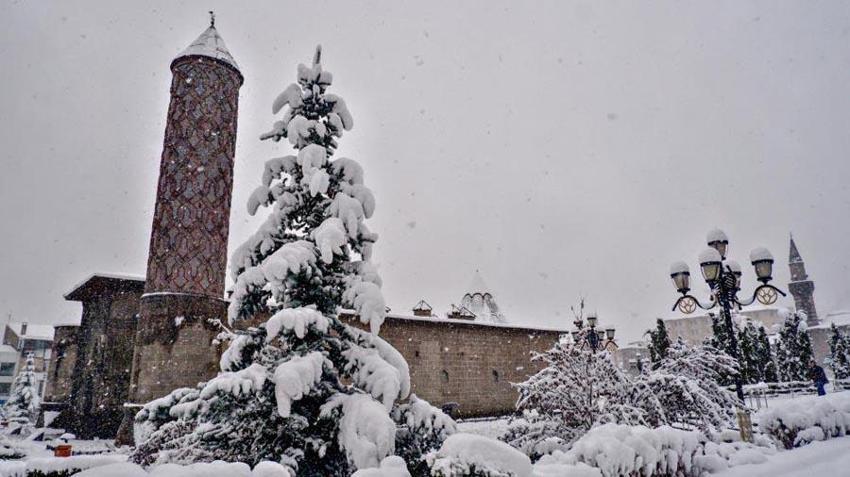 Kar yağışı, karla karışık yağmur ve kuvvetli fırtına geliyor! Yeni hava durumu raporu açıklandı Meteoroloji illeri tek tek uyardı