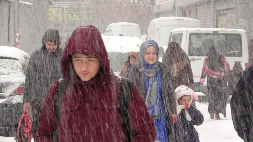 Kar yağışı, karla karışık yağmur ve kuvvetli fırtına geliyor! Yeni hava durumu raporu açıklandı Meteoroloji illeri tek tek uyardı