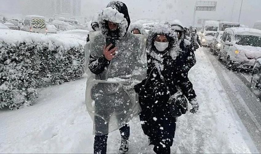 Sıcaklık değişmiyor, hava kar topluyor! Meteoroloji saat saat uyardı: 3 ilde bu kez kuvvetli geliyor