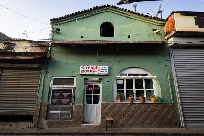 Bu fırından sadece bir ürün çıkıyor! 132 yıldır taş fırında yapılan pidenin lezzeti sınırları aştı