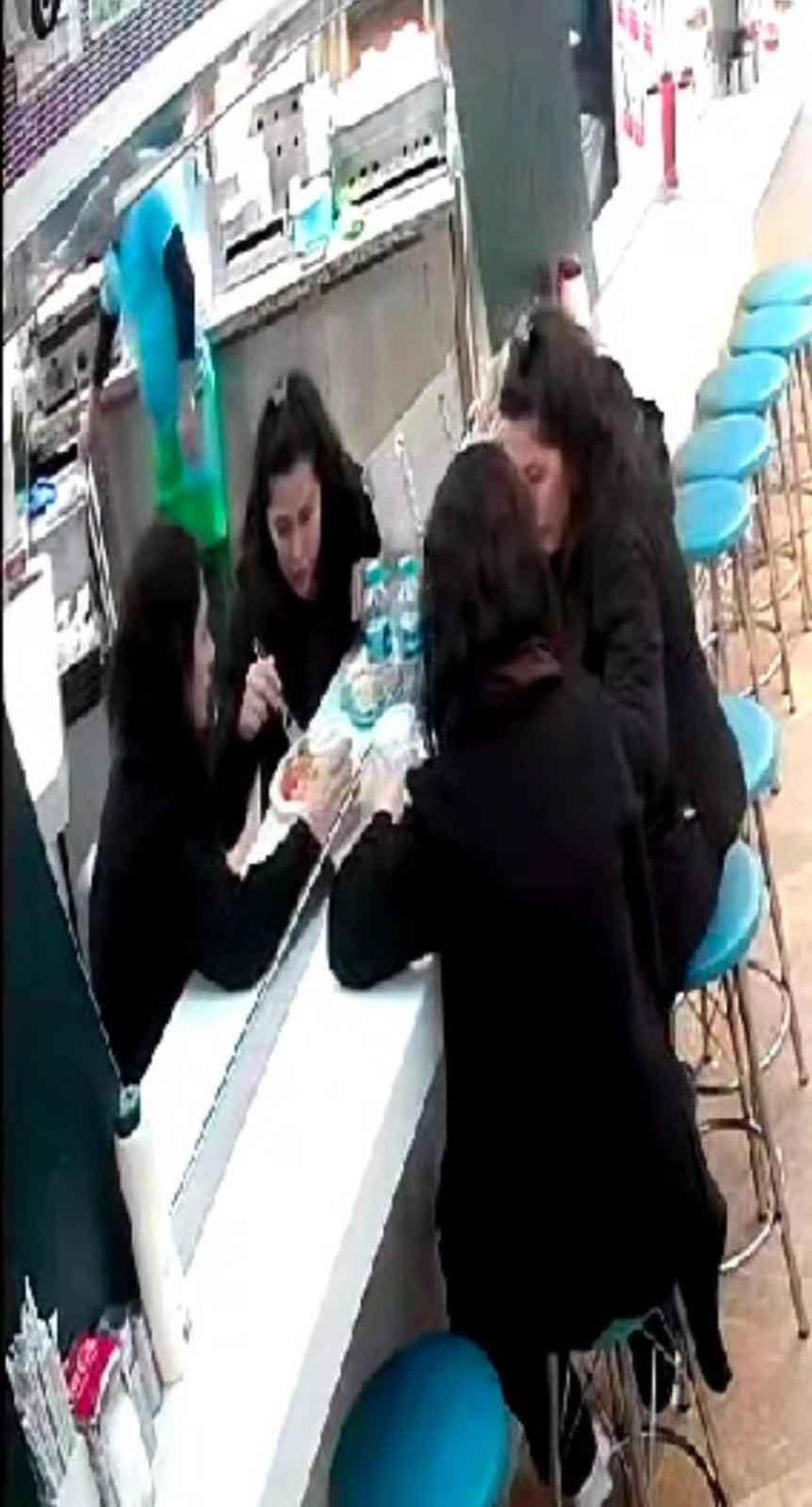 Taksim'de ilginç olay: Hesabı ödememek için tabağına saç koydu! O anlar kamerada