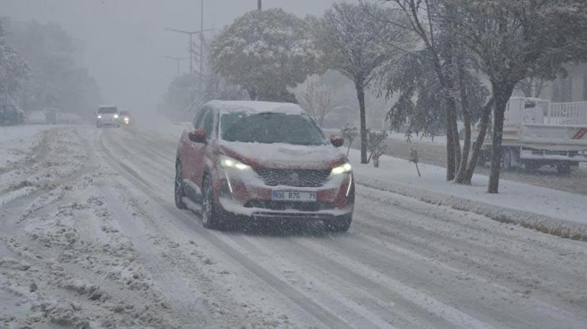 Kar yağışları, karla karışık yağmur, gök gürültülü sağanak yurdu etkisi altına alacak! Meteoroloji illeri uyardı: Pazar günü başlayacak pazartesi kuvvetlenecek...