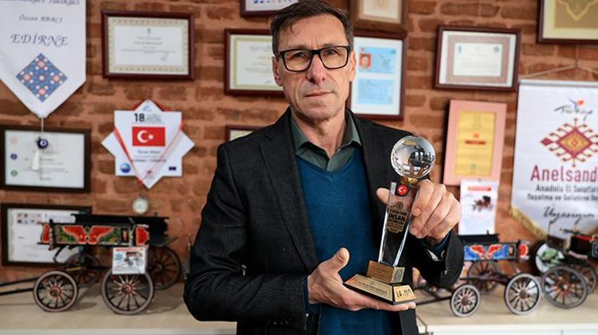 Hobiyle başladı, şimdi Neşet Ertaş'la aynı listede! Erdoğan'dan Demirel'e hepsi ona ödül verdi