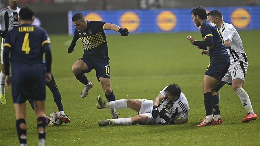Beşiktaş Bronckhorst'u sonunda kapıya koydu! Sözleşmesi feshedildi, işte alacağı tazminat