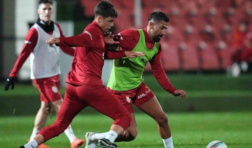 Galatasaray, Arda Turan'a karşı! Arda Turan için özel maç, kritik eksikler...