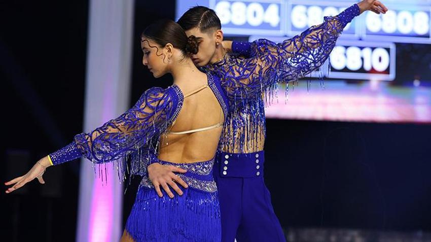 Bursalı gençler Üsküp'te salsa ile Türkiye'yi temsil ettiler 