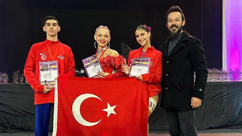 Bursalı gençler Üsküp'te salsa ile Türkiye'yi temsil ettiler 