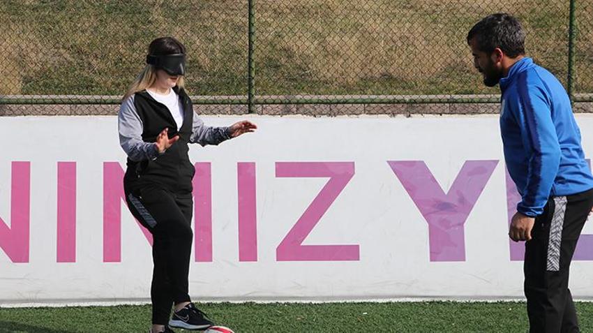 Ankara'da görme engelli çifti futbol kavuşturdu