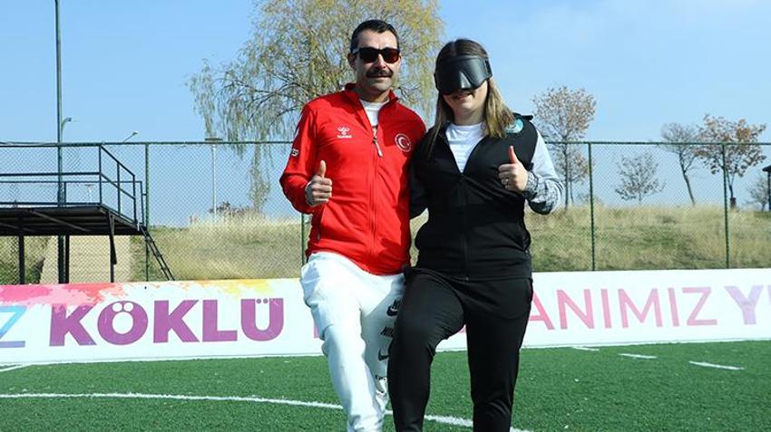 Ankara'da görme engelli çifti futbol kavuşturdu