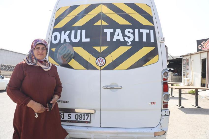 Hatay'ın 'Şoför Nebahat'i! 14 yıldır direksiyon sallayarak ekmek parasını kazanıyor