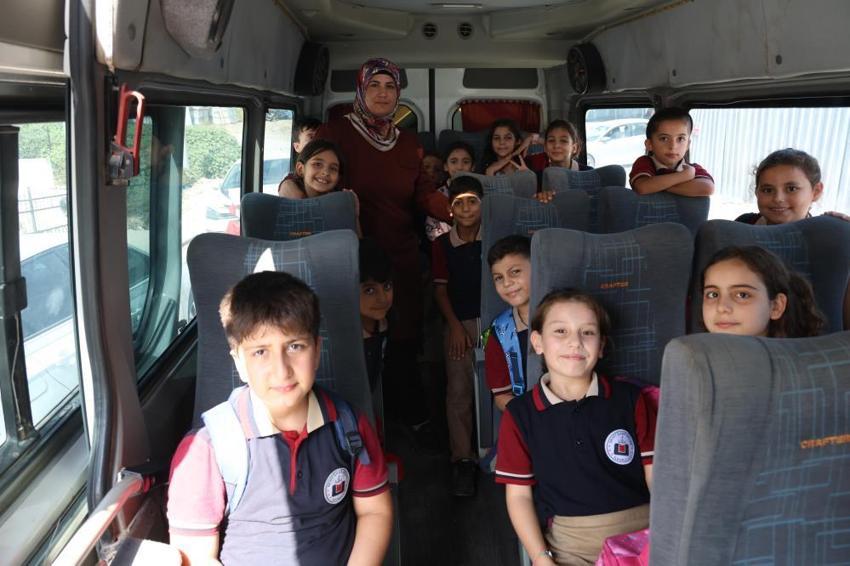 Hatay'ın 'Şoför Nebahat'i! 14 yıldır direksiyon sallayarak ekmek parasını kazanıyor