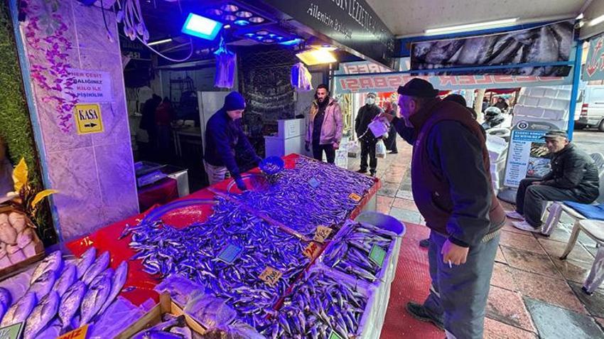 Soğuk havalar balığa talebi arttırdı: Fiyatları 250 ile 300 lira arasında değişiyor