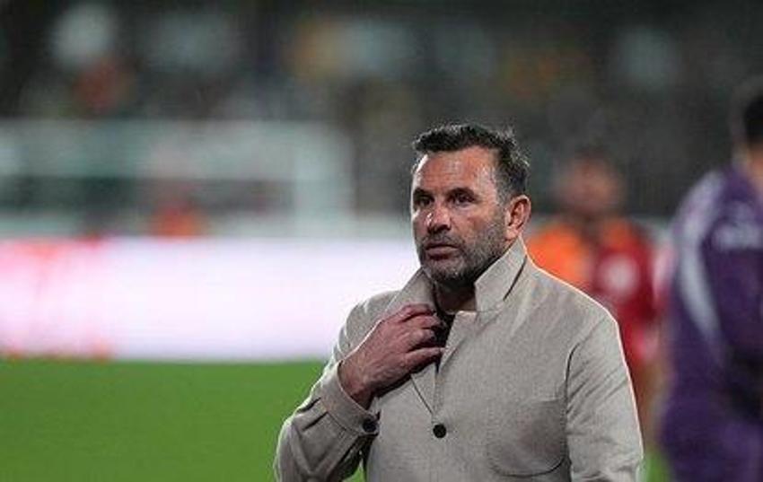 Okan Buruk; Eyüpspor, Berke Özer ve hakemi topa tuttu! Çılgına döndü