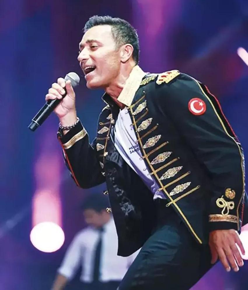 Mustafa Sandal'dan yılbaşında Melbourne'de konser verecek: Biletler anında tükendi!