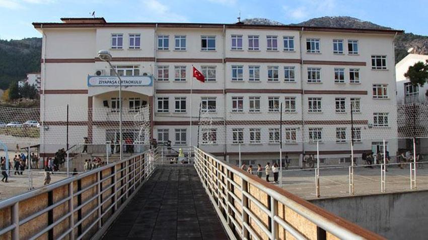 Amasya'da okulda açılan güven manavının kasası hiç açık vermedi