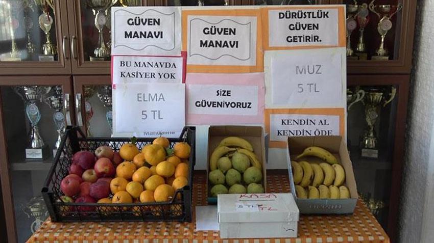 Amasya'da okulda açılan güven manavının kasası hiç açık vermedi