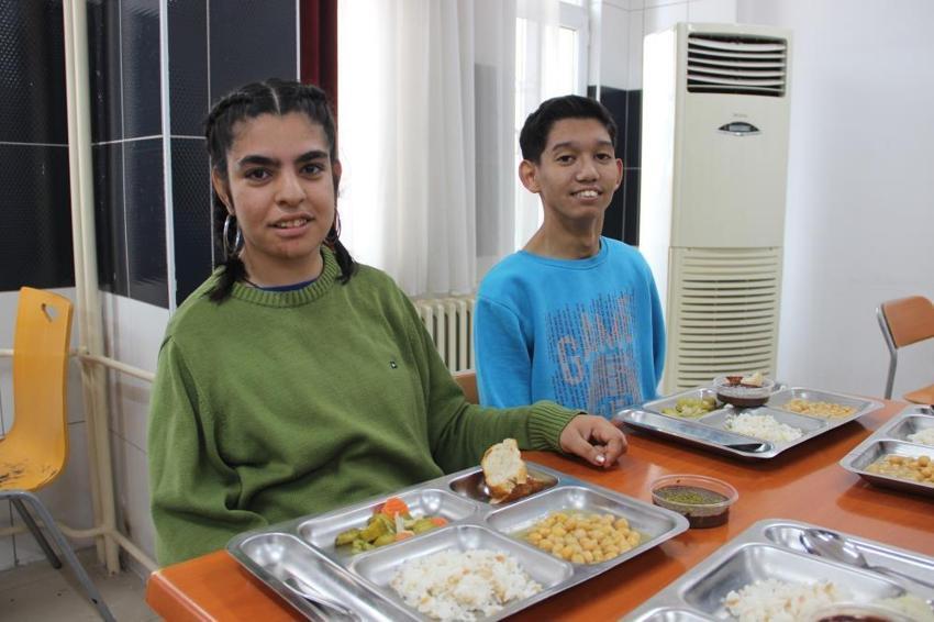 Meslek liseliler engelli çocuklara unutamayacakları bir gün yaşattı