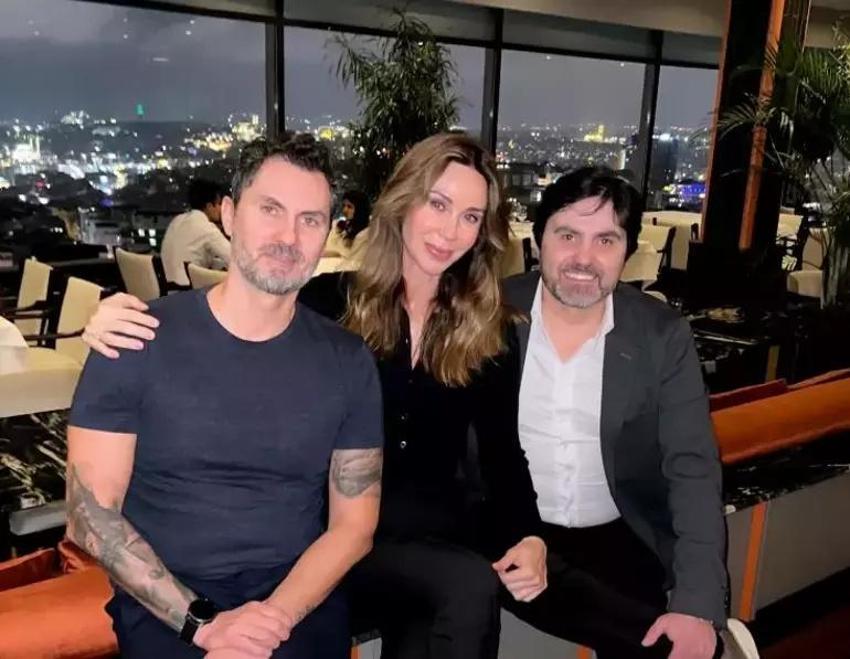 Demet Şener ağabeyleriyle fotoğrafını paylaştı!