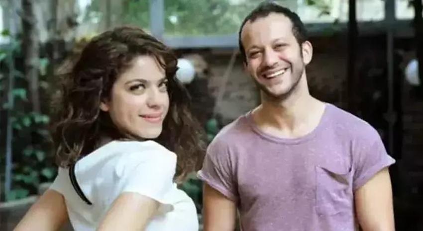 Demet Şener ağabeyleriyle fotoğrafını paylaştı!