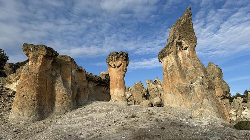 Afyonkarahisar Frig Vadisi'nde turizm hareketliliği! Binlerce yerli ve yabancı turisti ağırlıyor