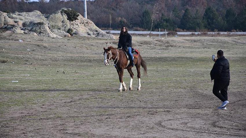 Afyonkarahisar Frig Vadisi'nde turizm hareketliliği! Binlerce yerli ve yabancı turisti ağırlıyor