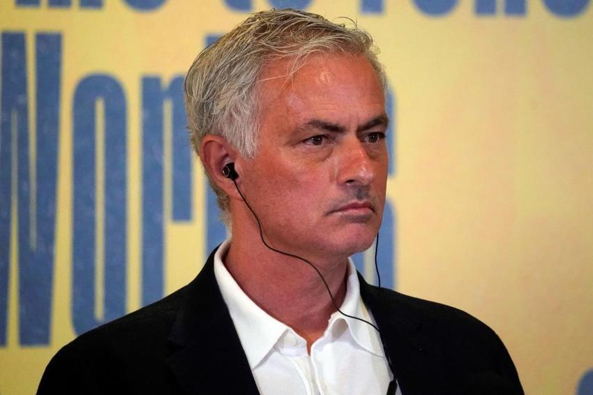 İtalyan basını manşete taşıdı: Dursun Özbek, Mourinho'ya gıcık