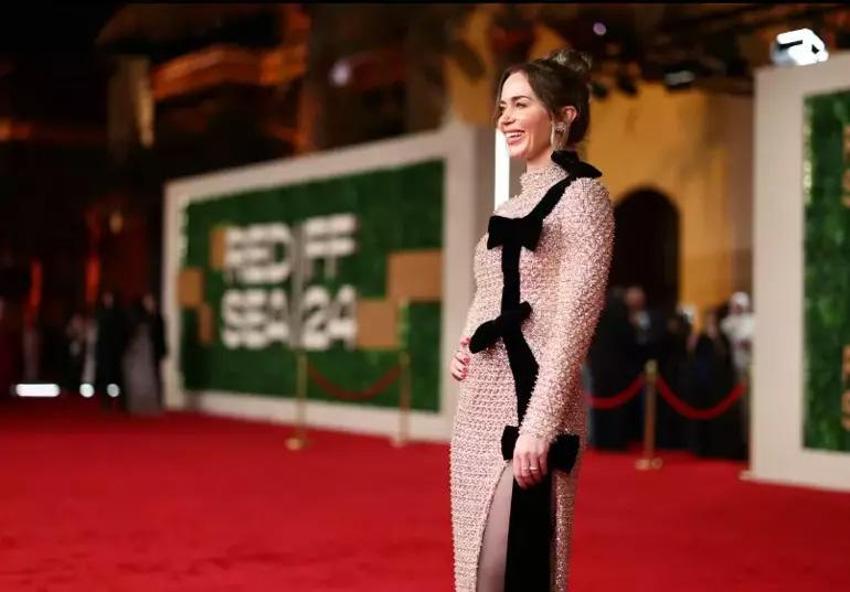 Dünyaca ünlü isimlerin katıldığı festival! Nurgül Yeşilçay kırmızı elbisesiyle dikkatleri üzerine çekti