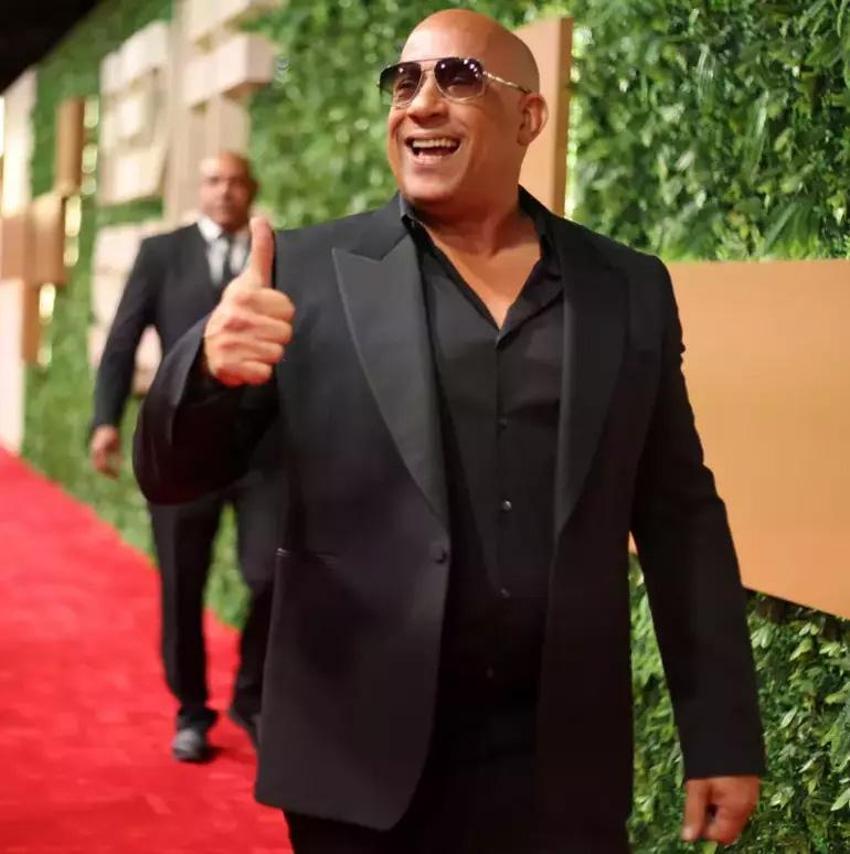 Dünyaca ünlü isimlerin katıldığı festival! Nurgül Yeşilçay kırmızı elbisesiyle dikkatleri üzerine çekti