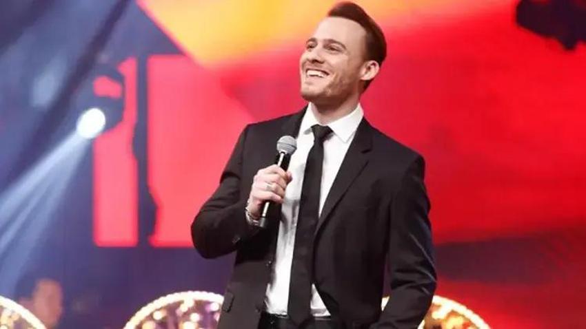 Kerem Bursin ve Meliisa Tapan aşkı hız kesmeden devam ediyor! Aşkı için her hafta Çeşme'de