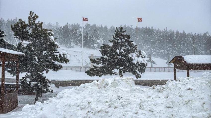 Lapa lapa kar yağışı, gök gürültülü sağanak yağmur ve kuvvetli rüzgar geliyor! Meteoroloji yaşanabilecek olumsuzluklara karşı illeri uyardı