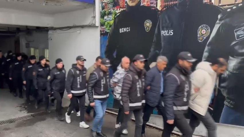 'Yenidoğan çetesi' soruşturması kapsamında gözaltına alınan 15 şüpheliden 11'i tutuklandı.