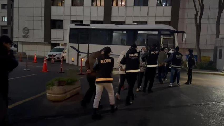 'Yenidoğan çetesi' soruşturması kapsamında gözaltına alınan 15 şüpheliden 11'i tutuklandı.