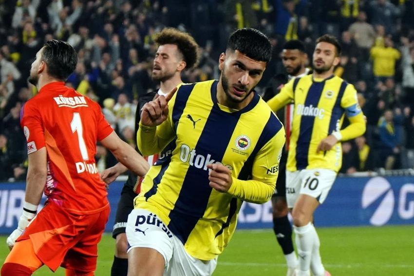 Beşiktaş - Fenerbahçe derbisi öncesi hesap değişti! Mourinho'dan kadroya ayar, Oğuz Aydın ve En-Nesyri...
