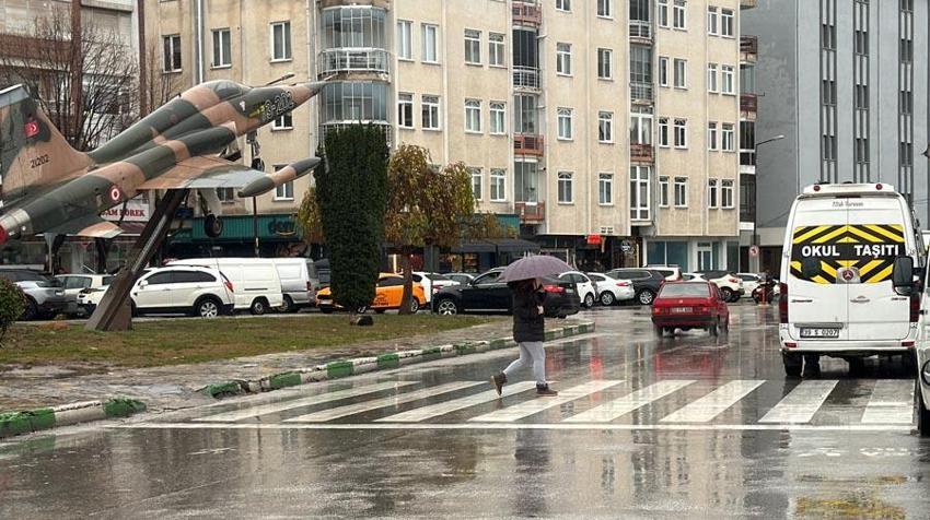 Meteoroloji son hava tahmin raporunu yayınladı birçok ili uyardı: Pazar günü etkili olacak, dikkatli ve tedbirli olun...