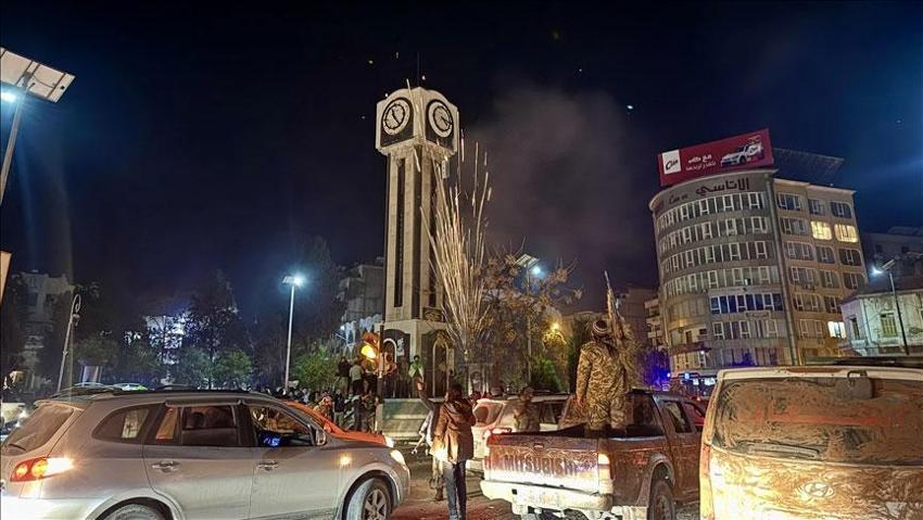 Suriye'de bir devrin sonu: 61 yıllık Baas rejimi çöktü! Rusya: Esad ülkeyi terk etti